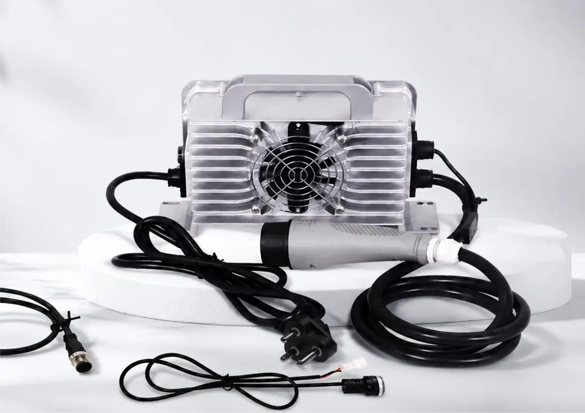 VOLTIUM BATTERY CHARGER